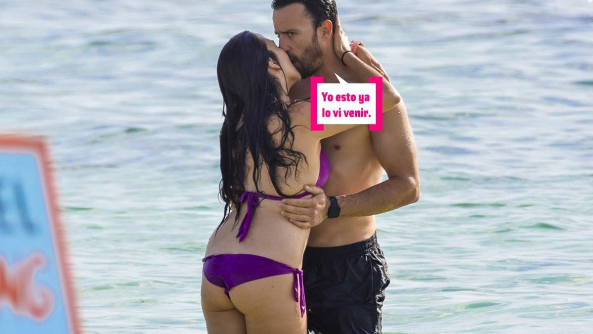 Irene Junquera y Pablo Puyol dándose un beso con los ojos abiertos