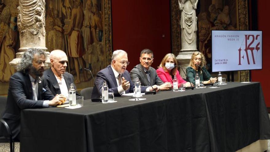 La presentación tuvo lugar ayer en el Patio de la Infanta de Zaragoza. | MIGUEL ÁNGUEL GRACIA