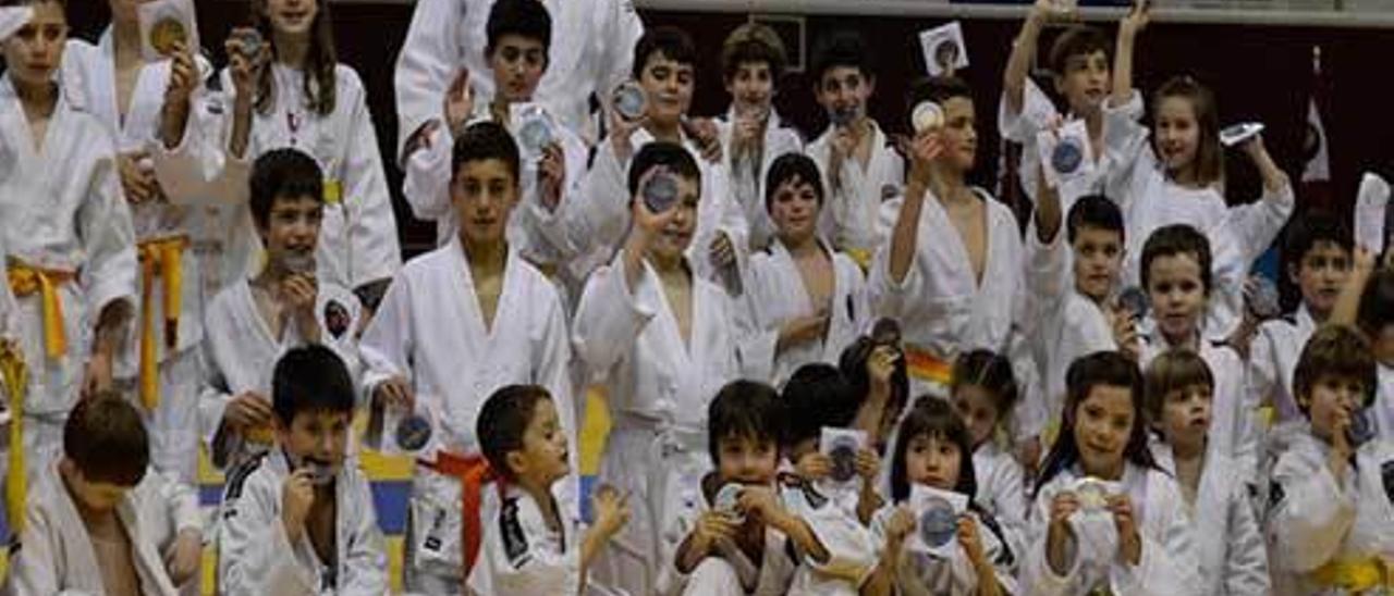 Los alevines de judo disputan los Juegos Escolares