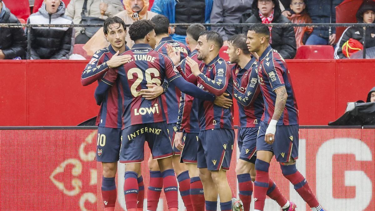 La era castro arrancó con una victoria en el Sánchez Pizjuán