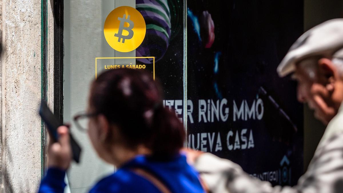 El bitcoin roza sus máximos históricos tras dispararse un 48% en el año