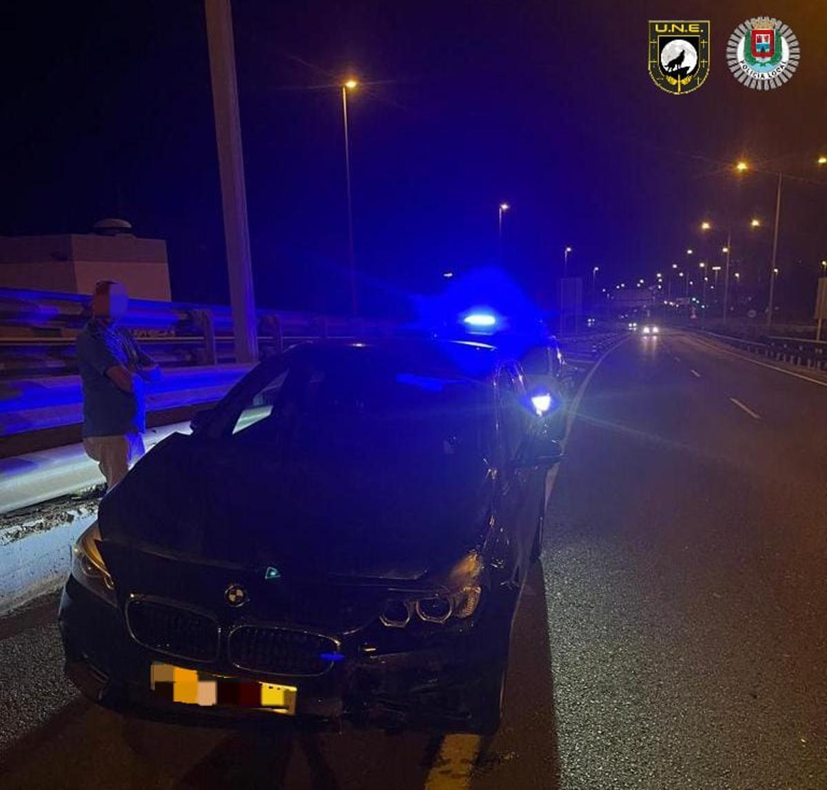 Coche que chocó contra la barrera del Julio Luengo