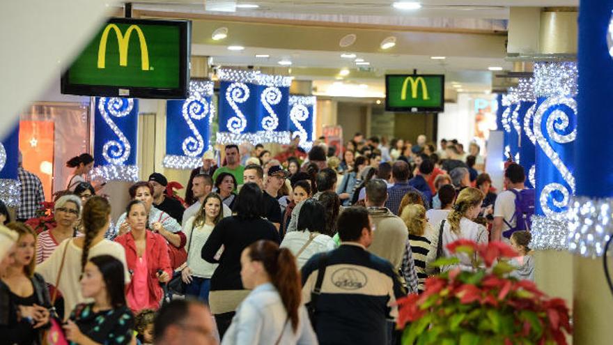 Fiebre comercial en la víspera navideña