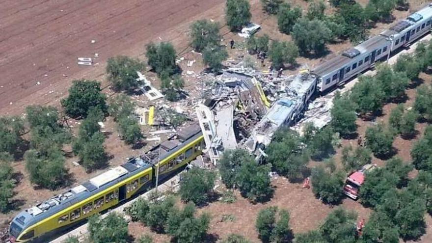 El choque frontal de dos trenes en Italia deja 23 muertos y medio centenar de heridos