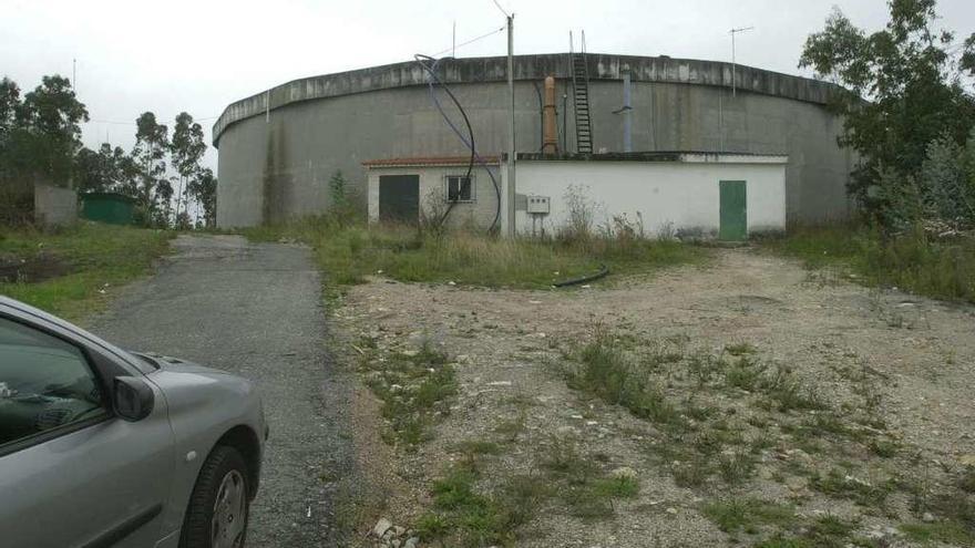 Depósito de Pastoriza, donde conecta la red de agua de Meicende.