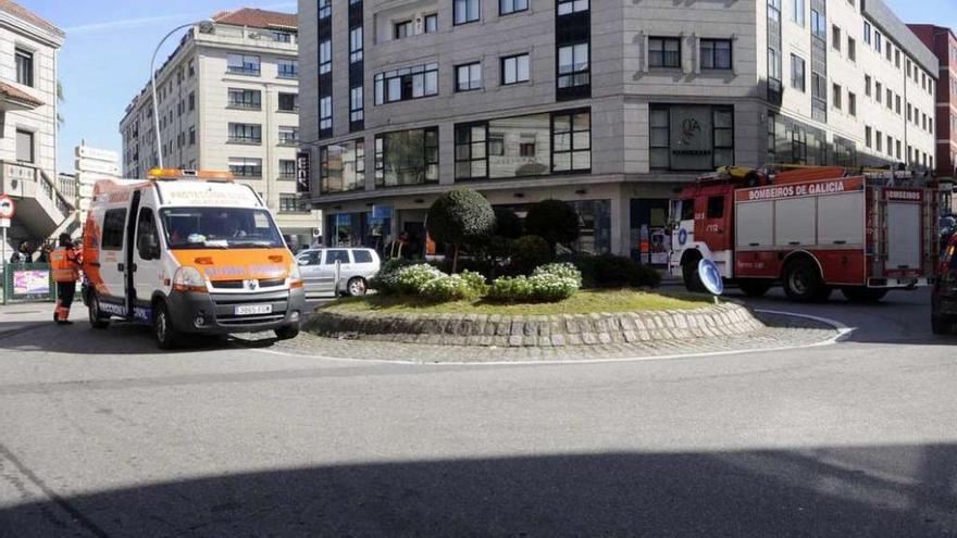 El accidente se produjo en la glorieta de la Marina Española. // Noé Parga