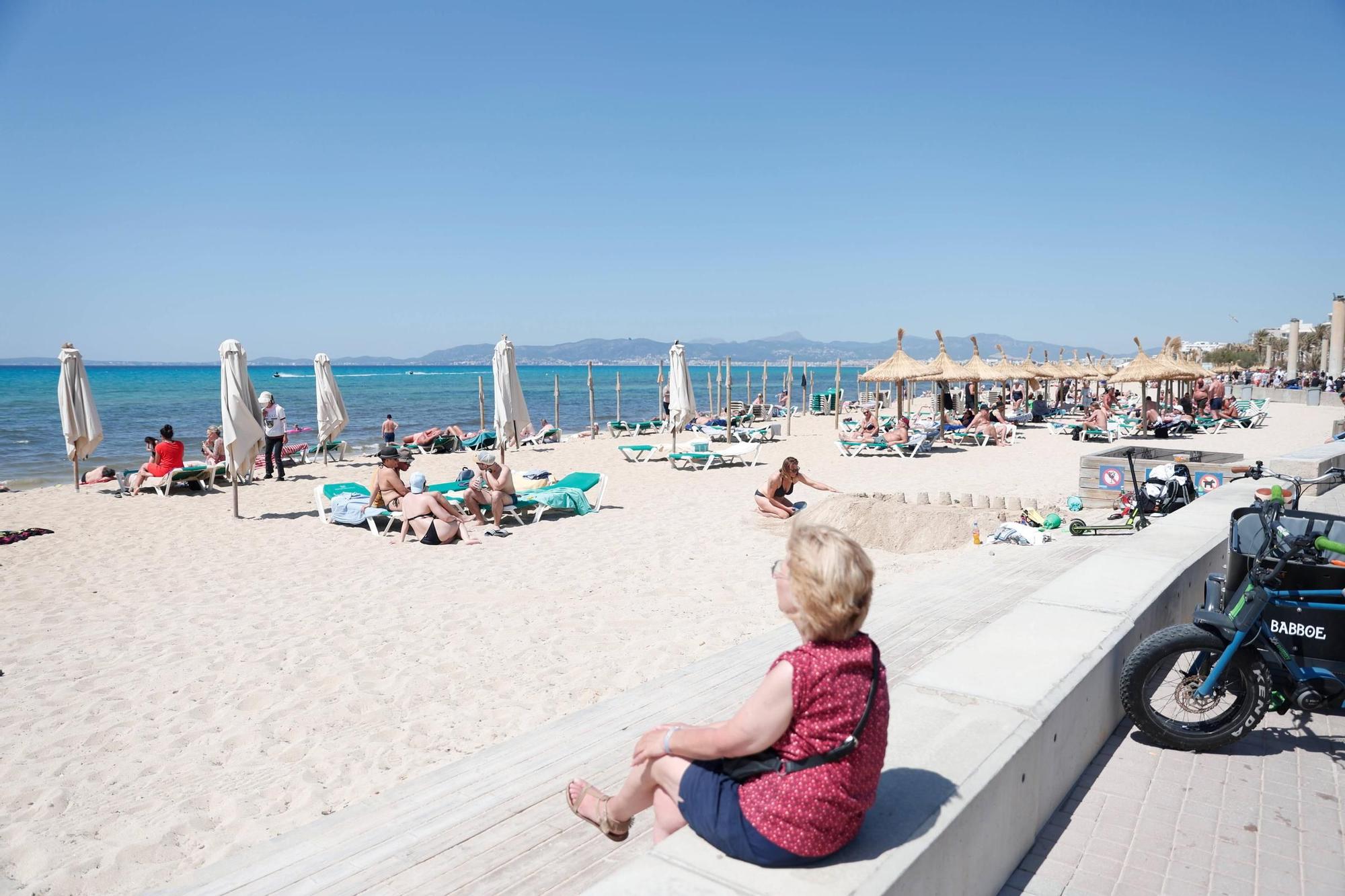 Fiebre playera en Mallorca: Matraen a muchos bañistas a las costasáximas de 30 grados