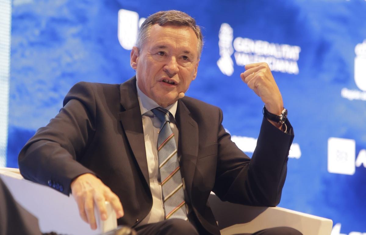 El Consell d’Administració d’Indra nomena Ángel Simón com a president no executiu