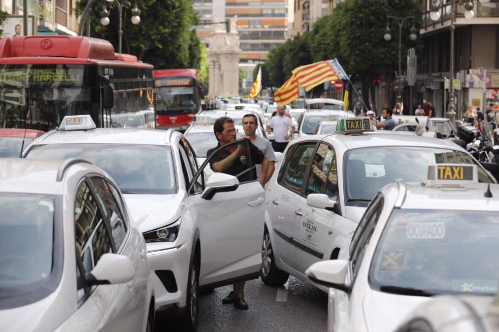 Huelga de taxistas en València