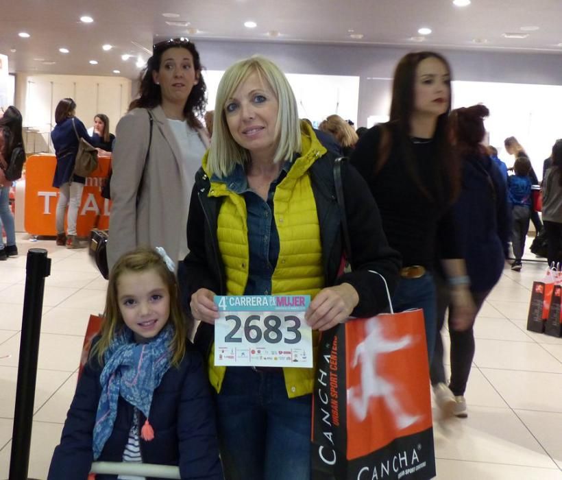 Recogida de dorsales en el Thader para la IV Carrera de la Mujer (Tarde)