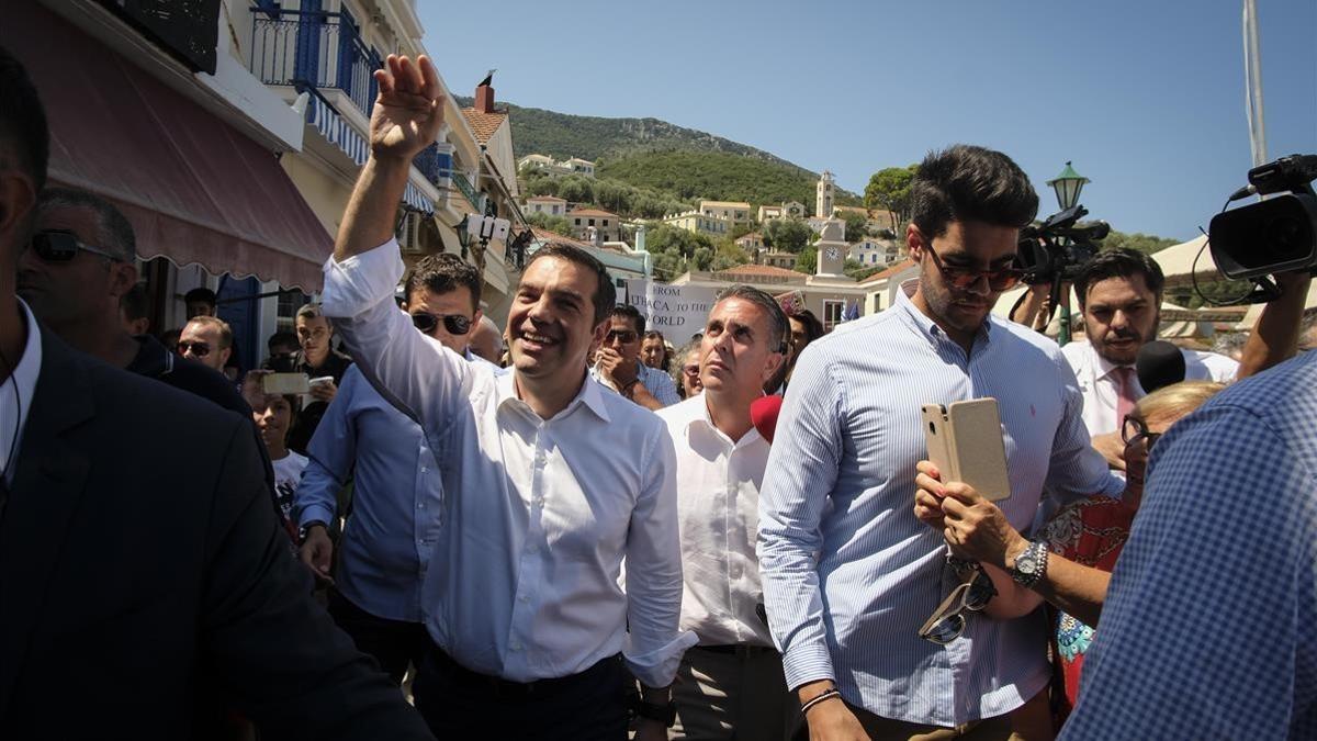 El primer ministro griego, Alexis Tsipras, en su visita a la isla de Ítaca en pasado martes.