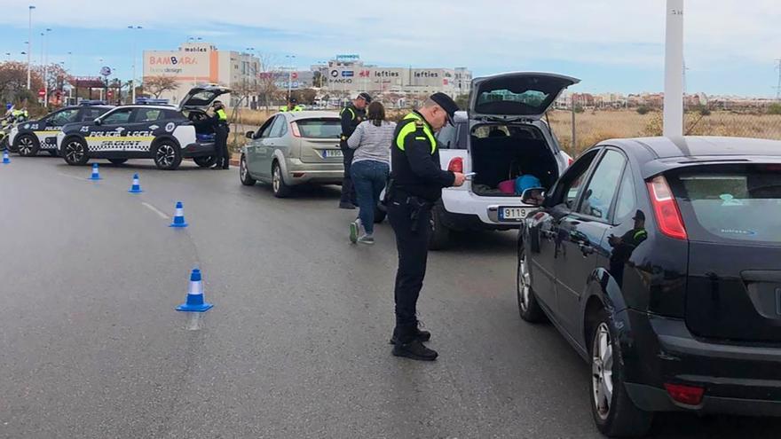 La policía de Sagunt inmoviliza cientos de coches sin seguro