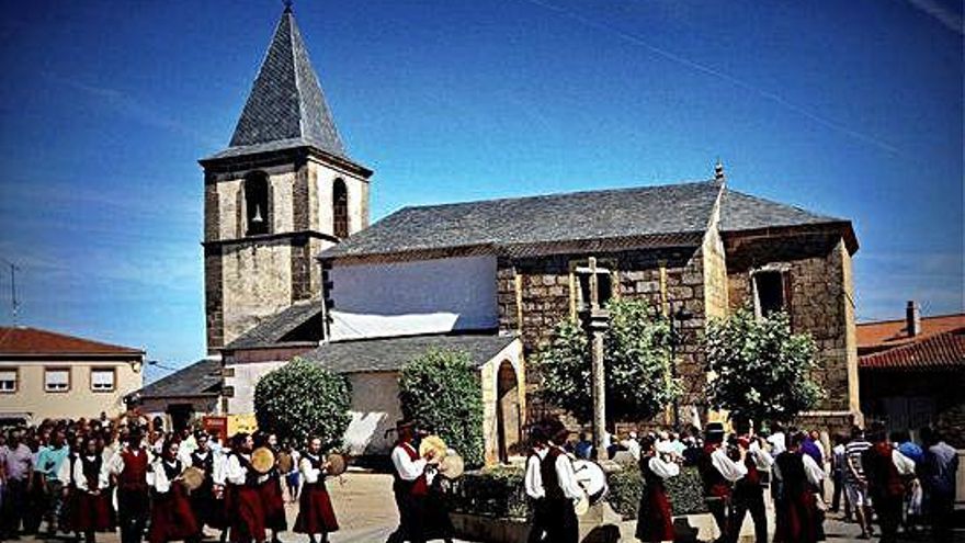 La música y el folclore tradicional forman parte de las fiestas de Rabanales.