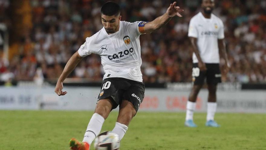 Acuerdo entre el Valencia y el PSG por Carlos Soler