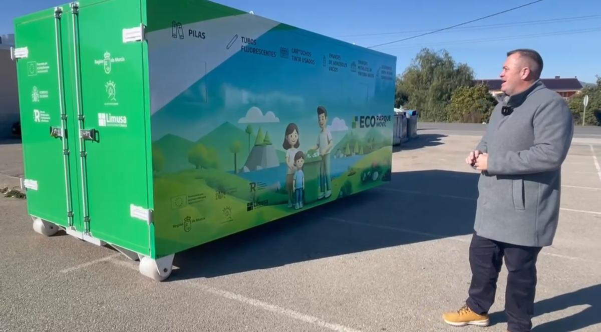 Juan Miguel Bayonas durante la presentación de los ecoparques.