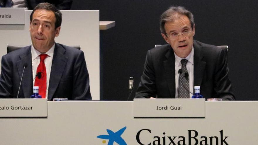 Jordi Gual amb el conseller delegat de l&#039;entitat Gonzalo Gortázar