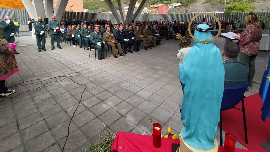 La celebración de la festividad del Pilar en las Cuencas: Mieres espera retomar este mes la obra del nuevo cuartel de la Guardia Civil