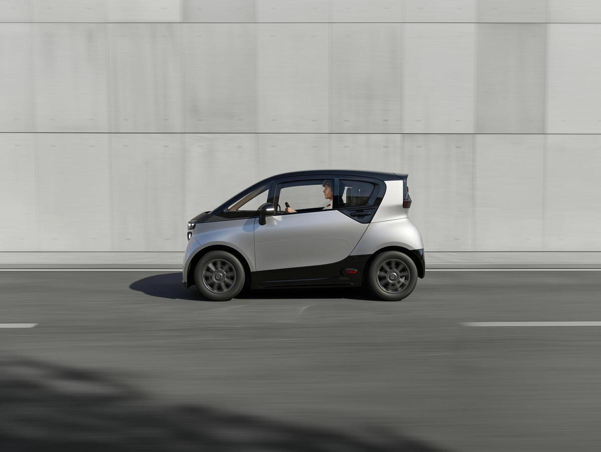 LIUX instala en Castilla-La Mancha su primera fábrica de coches eléctricos