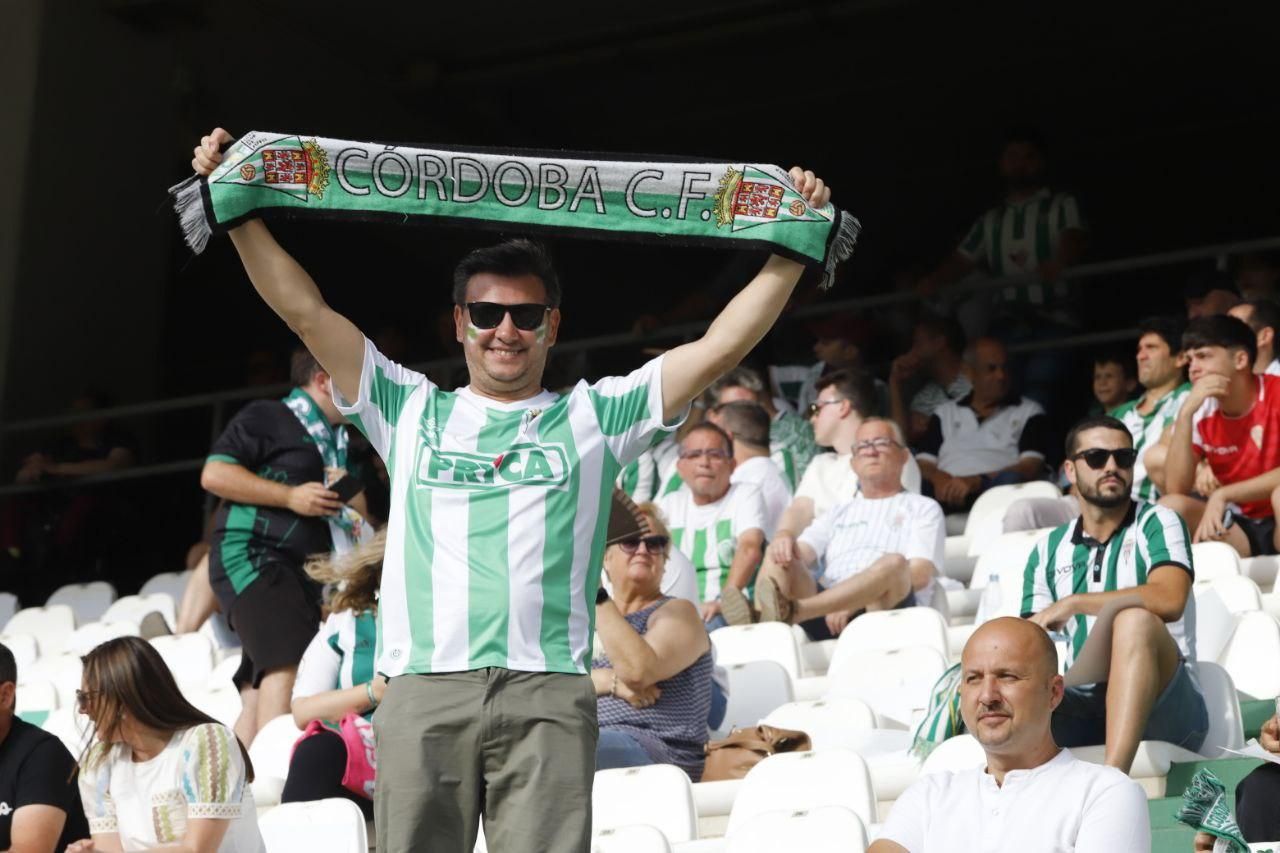 Córdoba CF-Ponferradina | Las imágenes de la afición blanquiverde en el play off de ascenso