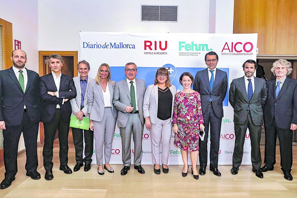 Félix Villaverde (Deloitte), Javier Arús (Azora Capital), Jaume Nebot (Protur Hotels), Maria Frontera (FEHM), Francisco Albertí (Iberostar), Bel Busquets (Govern balear), Maria Ferrer (Diario de Mallorca), Arturo Gayoso (Deloitte), Ignacio Allende (Deloitte), Antoni Munar.