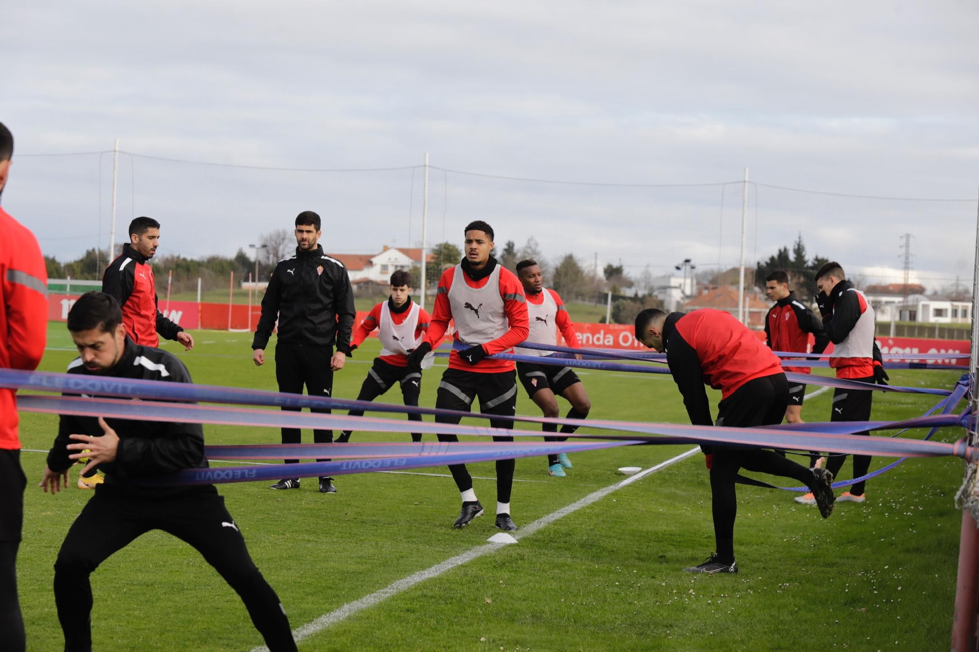 EN IMÁGENES: Primer entrenamientos del Sporting tras el cierre del mercado de fichajes de invierno