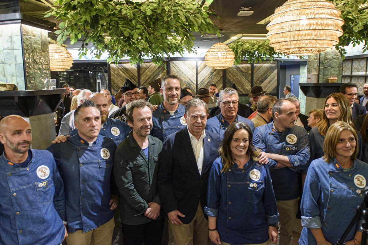Presentación de la cofradía del torto