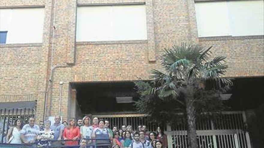 Profesores de centros concertados de Cáceres protestan por los recortes en aulas