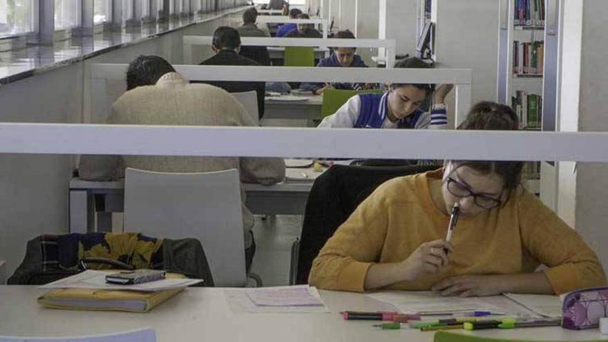 La Biblioteca del Estado de Badajoz gana 5.286 socios desde su traslado a La Paz hace un año