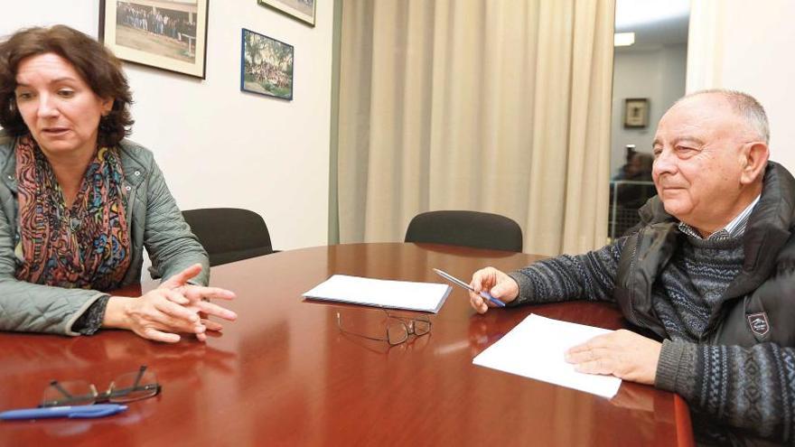 El alma de Projecte Home , Tomeu Català, y Carmen Jiménez, responsable de los programas de  alcohol.