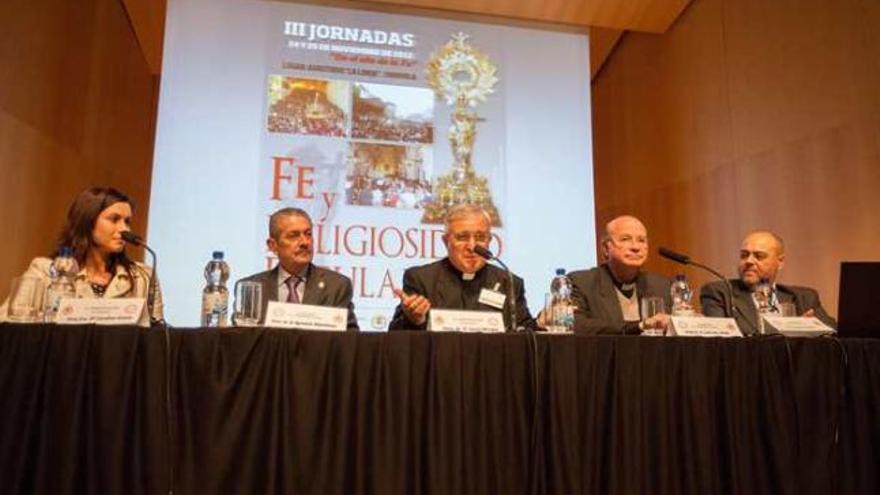 Fe, religiosidad popular y Semana Santa oriolana