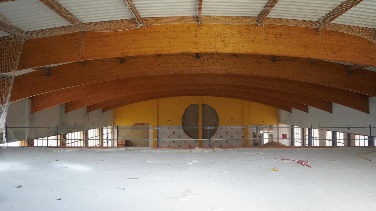 Obras en la piscina cubierta de Manises