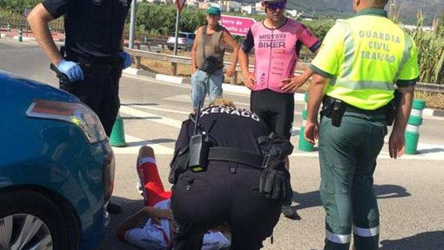 Un conductor atropella al ciclista Ángel Vicioso y a un triatleta en Xeraco