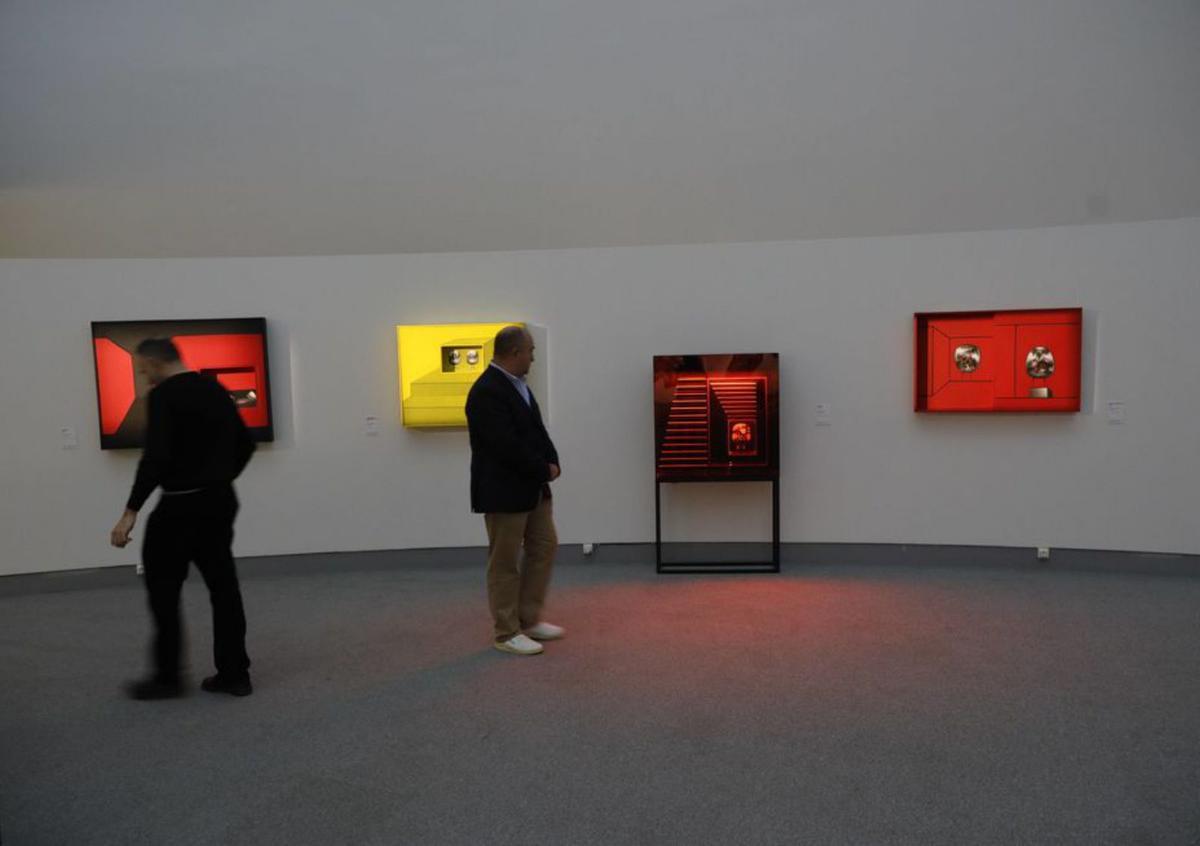 María Jesús Folch, ayer, tras el atril durante la presentación de la exposición de Juana Francés. | Ricardo Solís