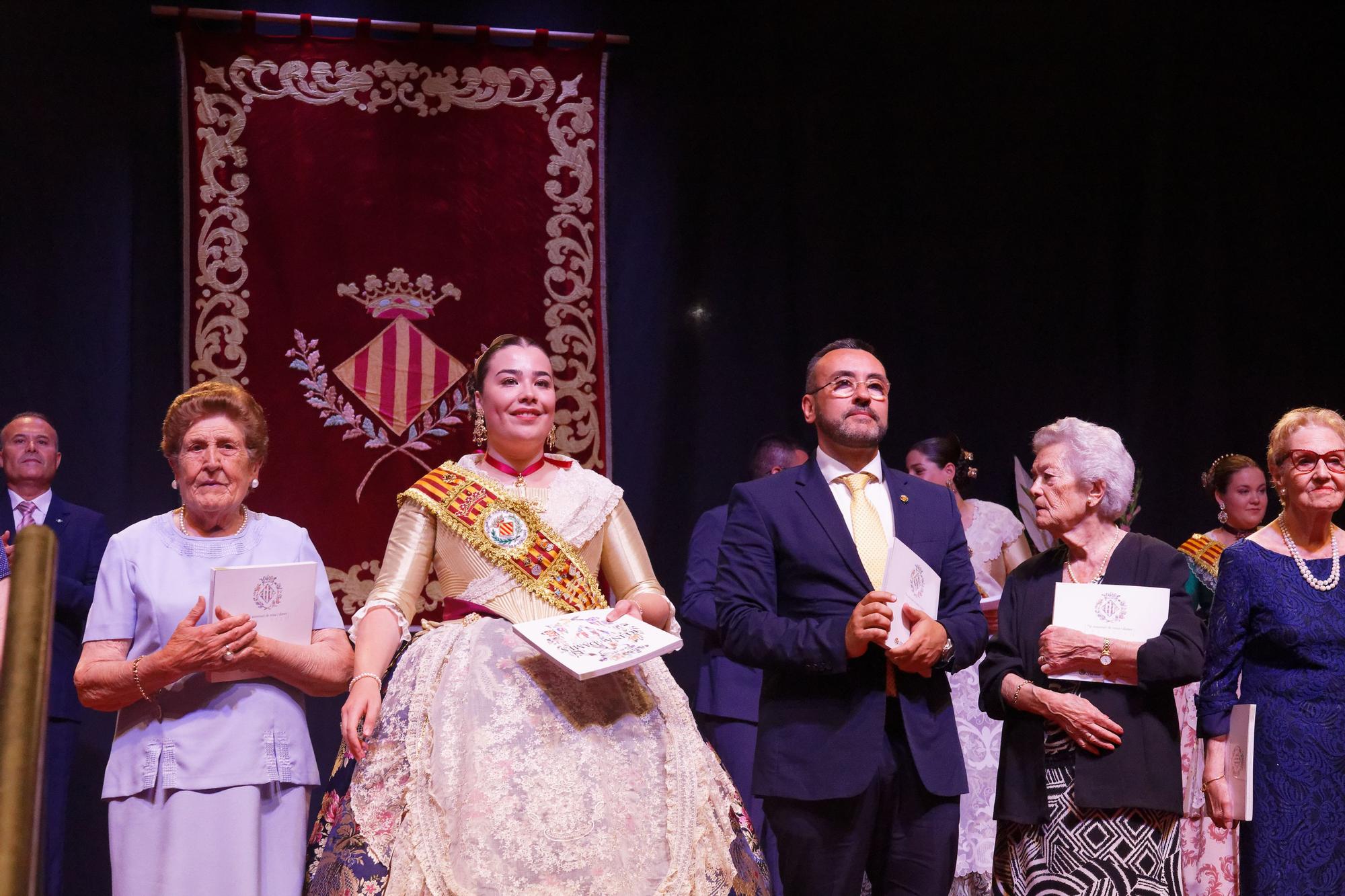 Homenaje 75 aniversario de reina y damas de fiestas de Vila-real