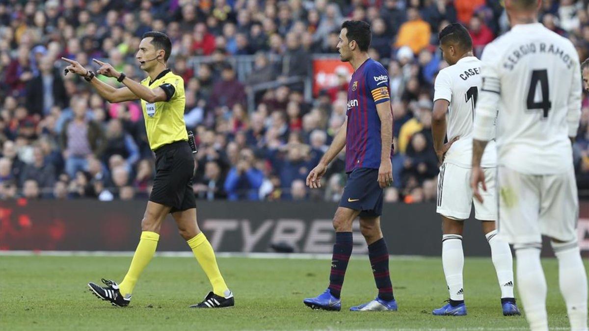 Sánchez Martínez dirigió el clásico de la primera vuelta en el Camp Nou