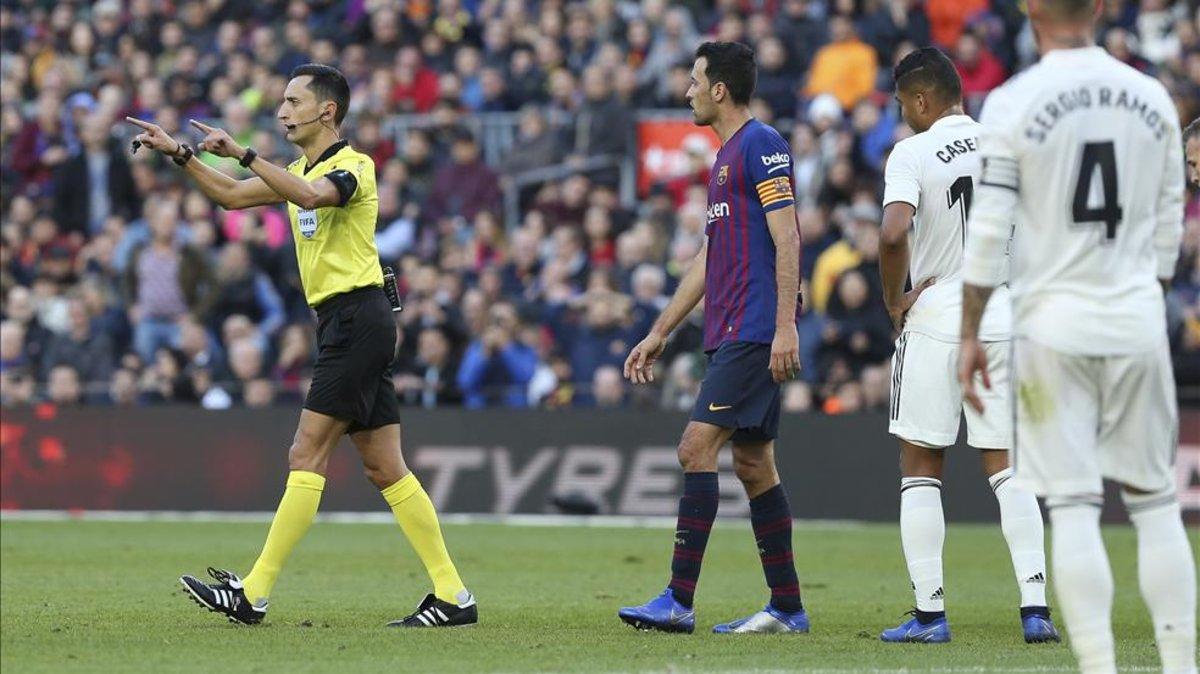 Sánchez Martínez dirigió el clásico de la primera vuelta en el Camp Nou