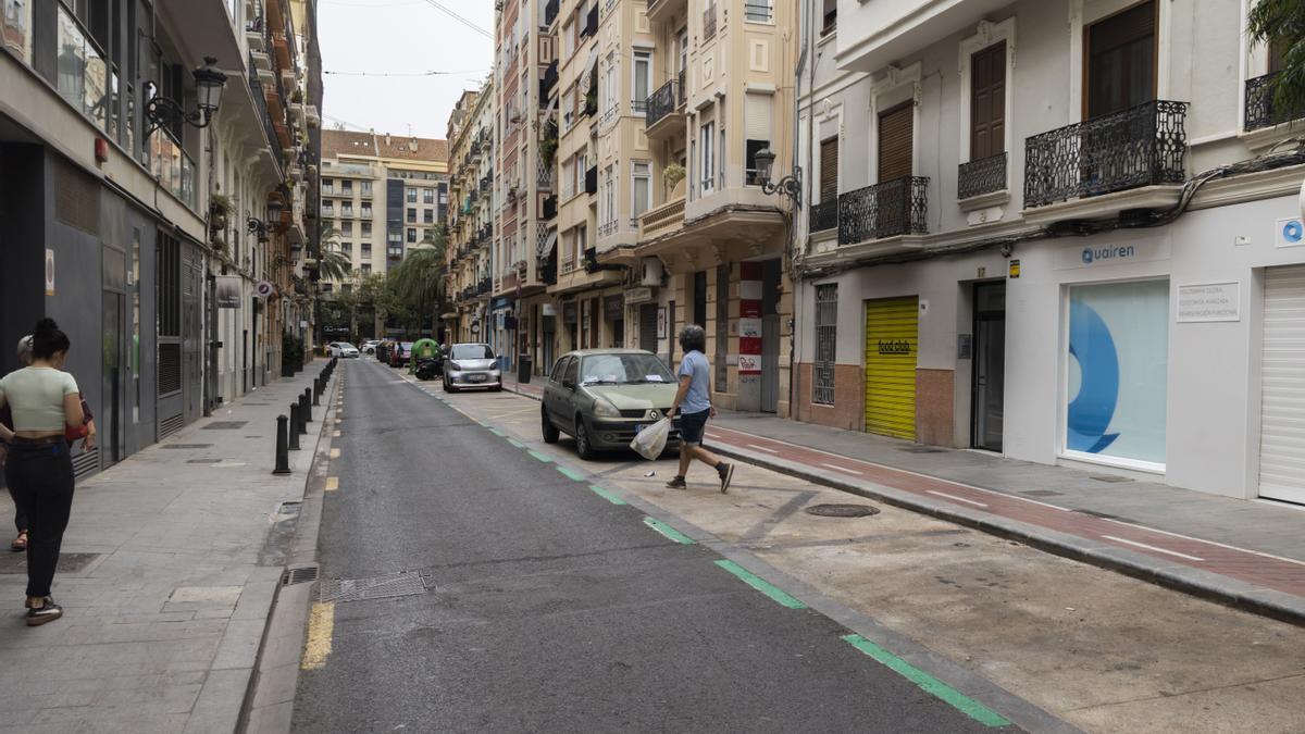La calle Sevilla, pintada de verde, ofrecía este aspecto el lunes.