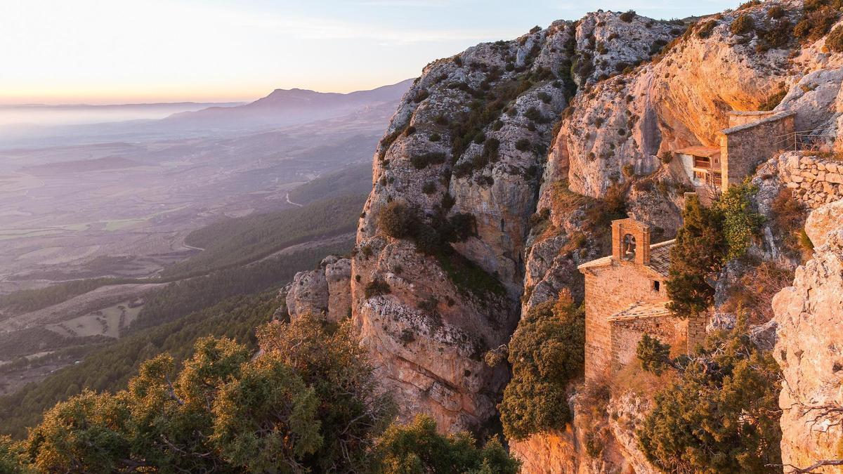 Es una de las ermitas más bellas e impresionantes de toda España