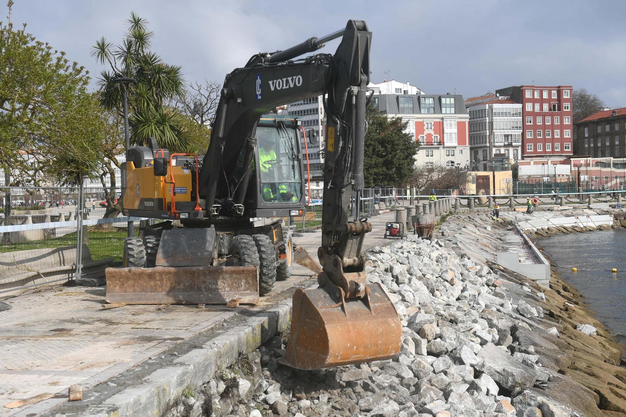 La plataforma de baño en O Parrote, prevista para 2023, apunta a finales de este verano