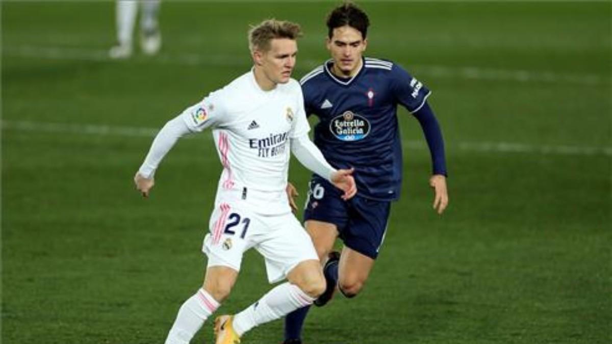 Odegaard junto a Denis Suárez en un partido de LaLiga