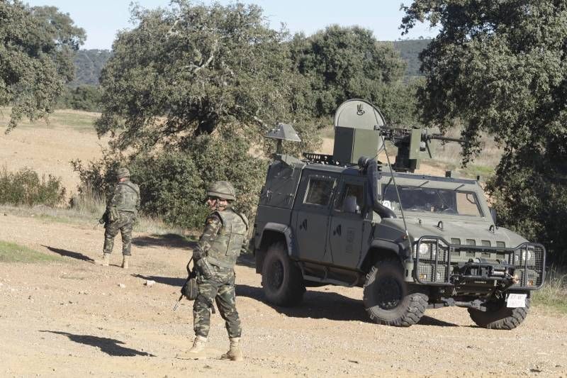 Ejercicios tácticos de la Brigada Guzmán el Bueno en Cerro Muriano