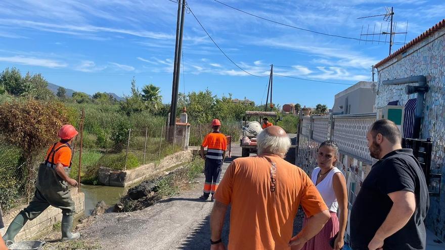 Verano Don Limpio: El Ayuntamiento asea 11 caminos  y acondiciona acequias en la Marjalería