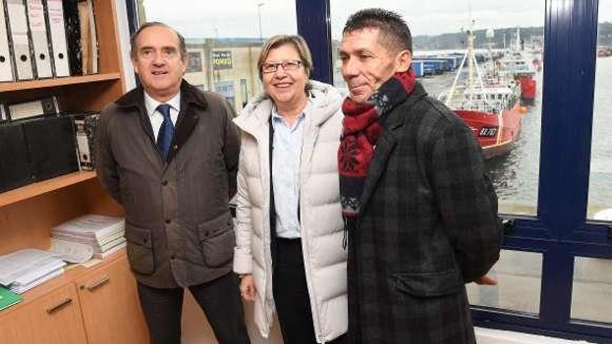 Losada, Quintana y Peña, ayer, en la Cofradía de A Coruña.