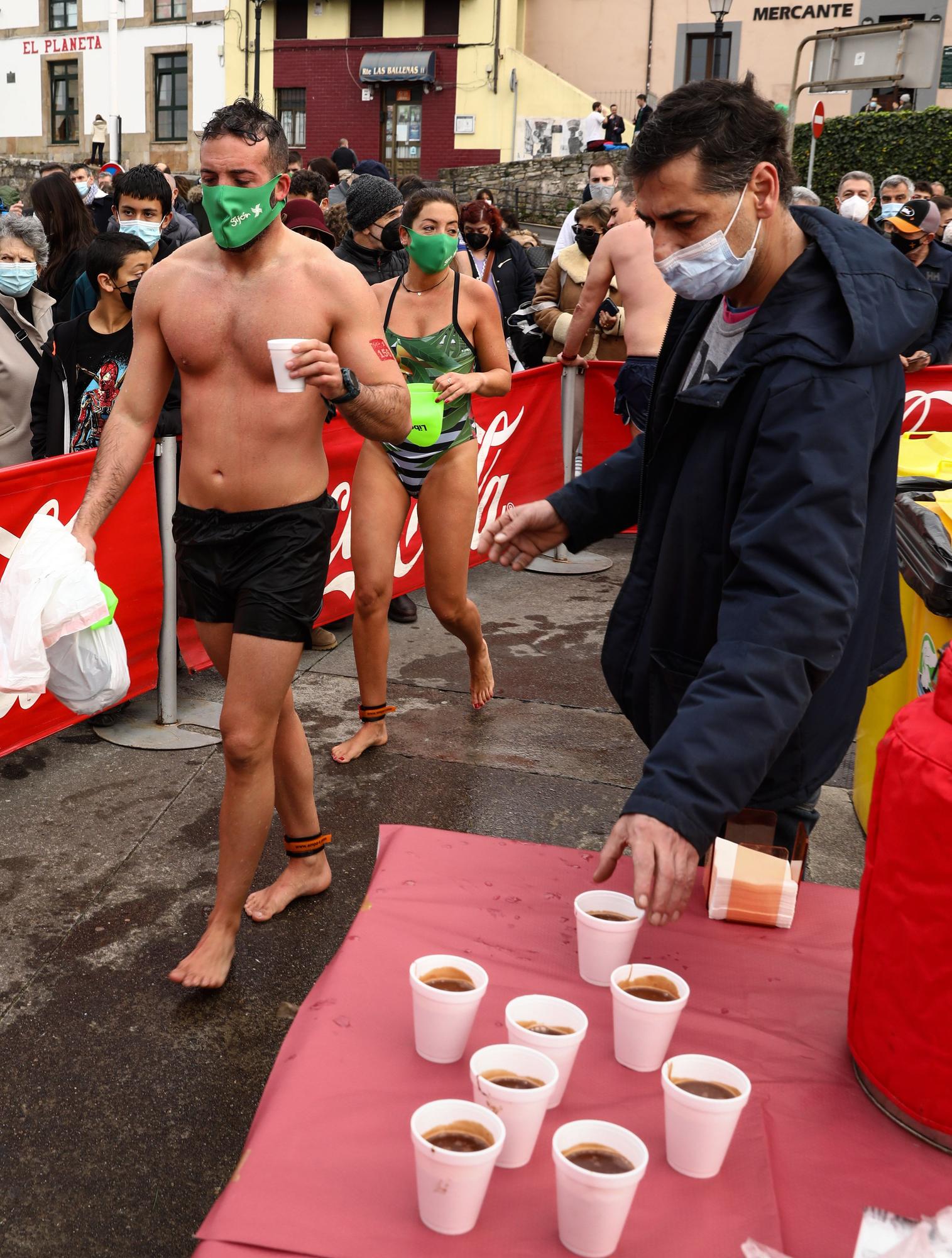 La Travesía de Navidad en Gijón, en imágenes