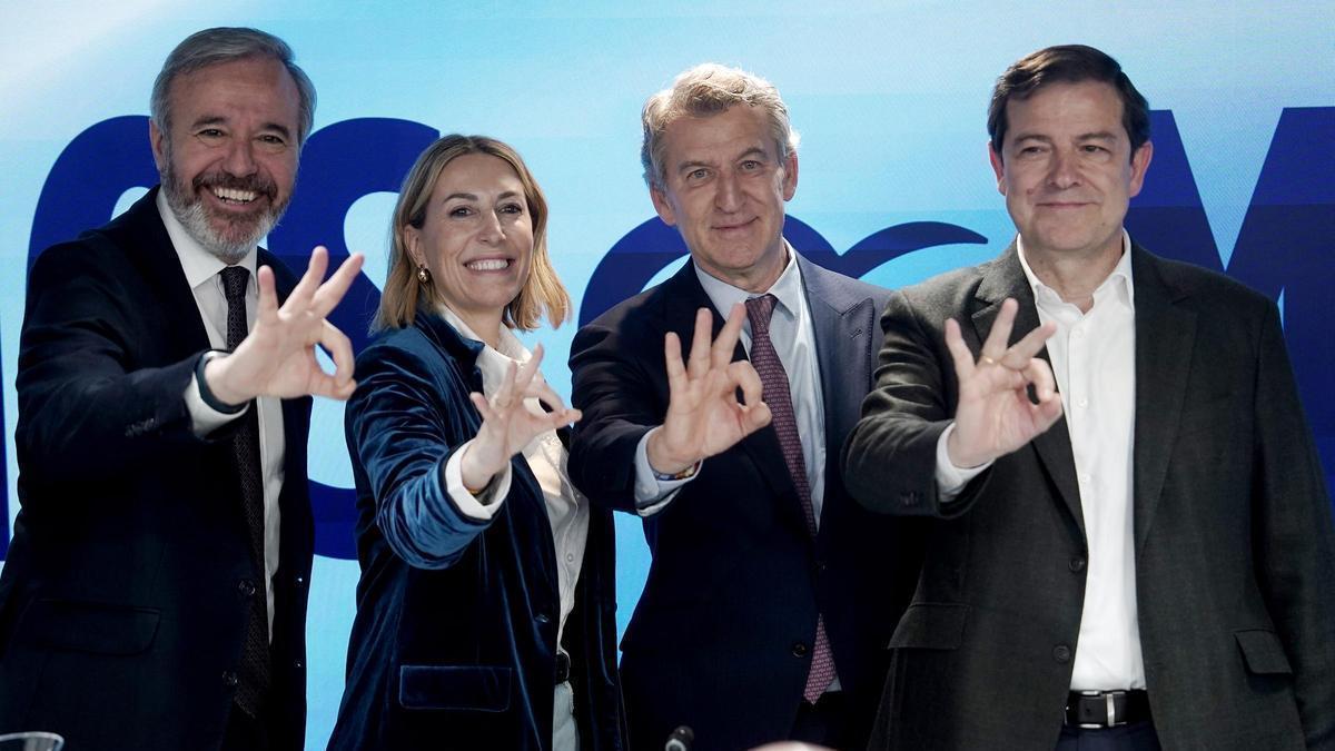 Feijóo pide a Vox "responsabilidad" para formar gobiernos en las comunidades