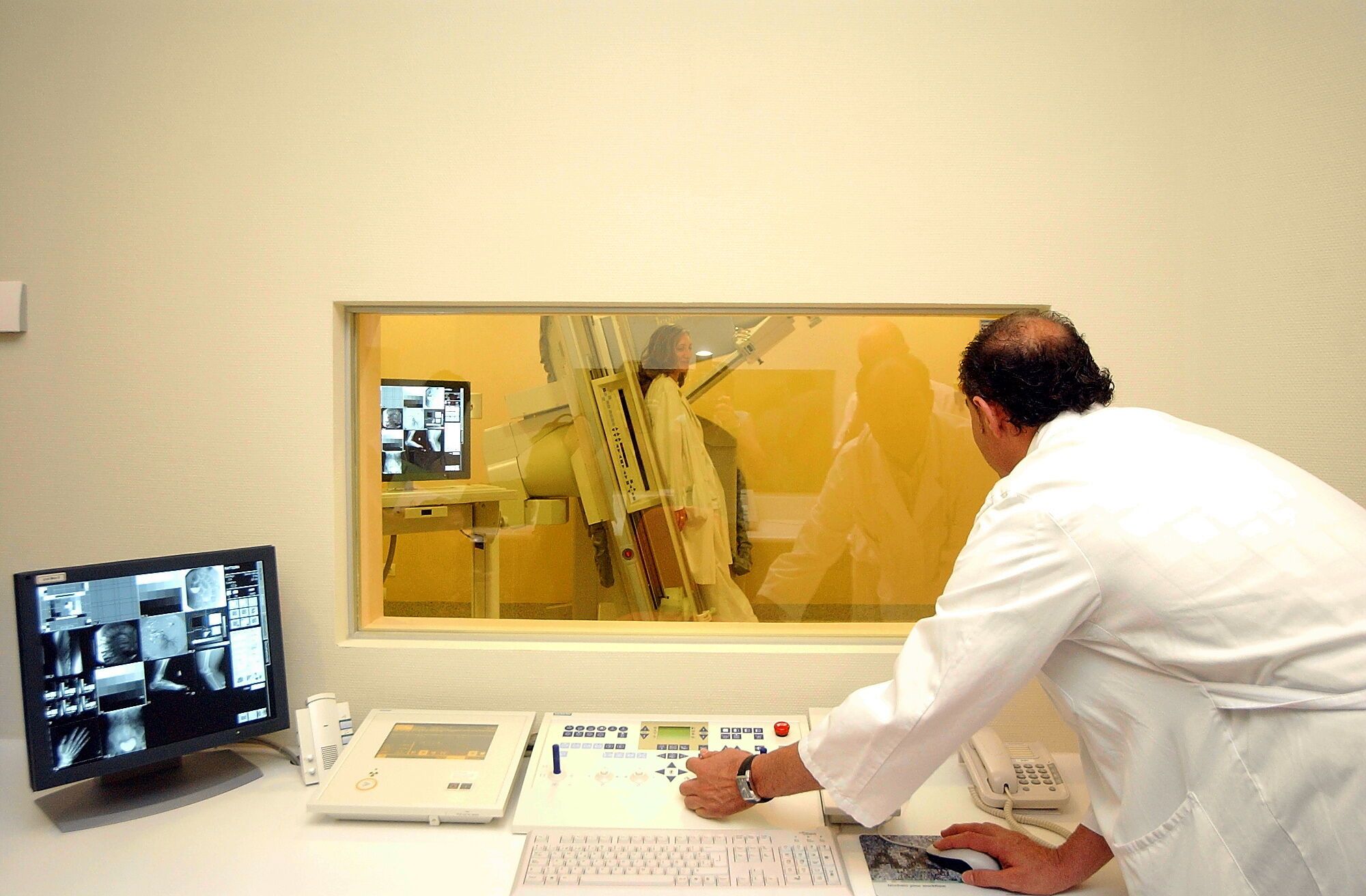 En imágenes | Así es el nuevo telemando radiológico 'de la Nasa' del hospital materno-infantil de Zaragoza