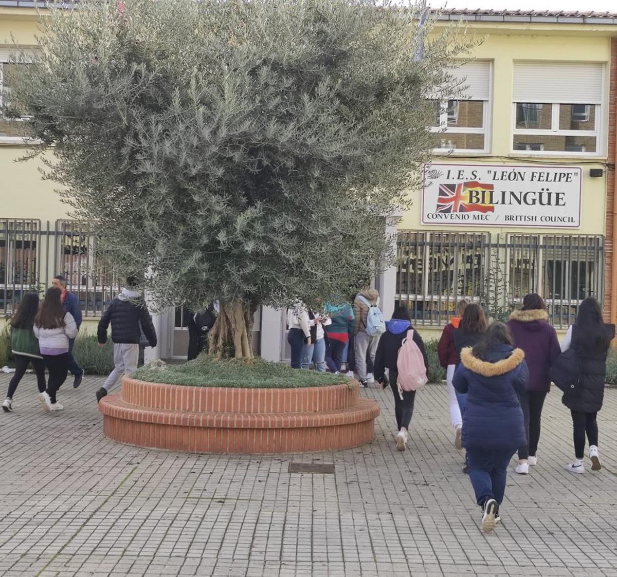 Las II Jornadas "Conocemos a nuestrs empresas" se celebrarán esta mañana en el IES León Felipe.