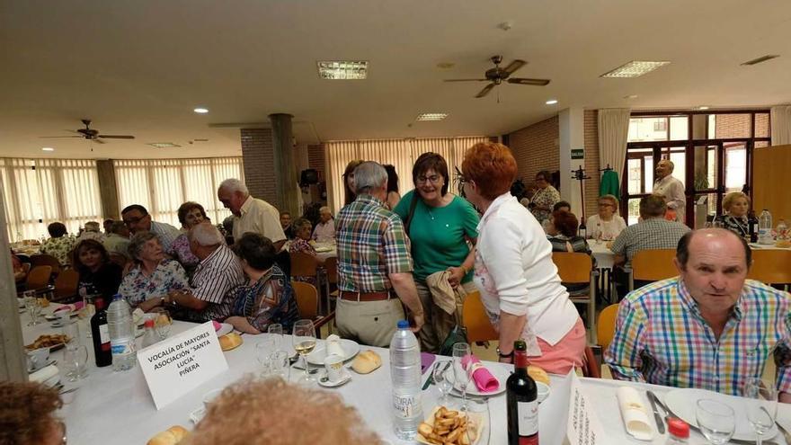 Encuentro anual en el centro de mayores de la Pola