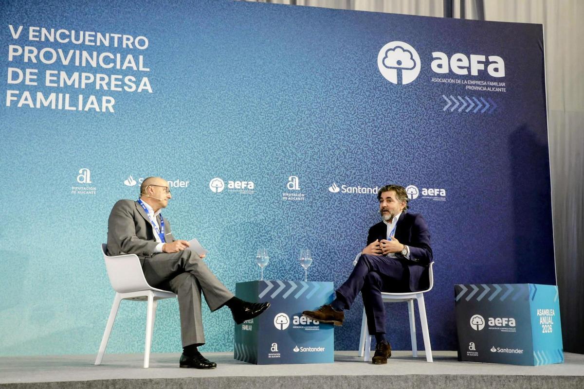 José María Moreno e Ignacio Julià, durante el encuentro en Elche.