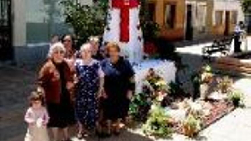 San Roque celebra la fiesta de la Cruz de Mayo